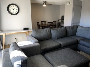 Building Photo - 870 Avenue B