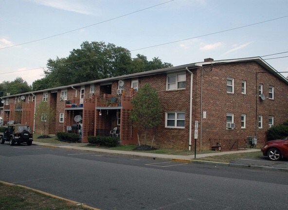 Primary Photo - 44 Colletti Terrace
