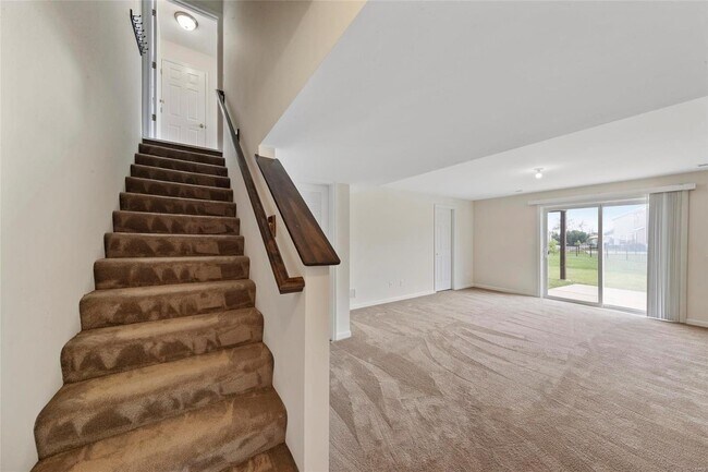 Building Photo - 334 Wild Oak Dr
