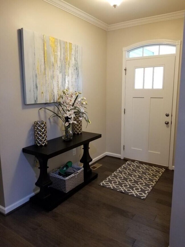 Foto del edificio - Captivating 4 Bedroom Cape Cod in Upper Ma...