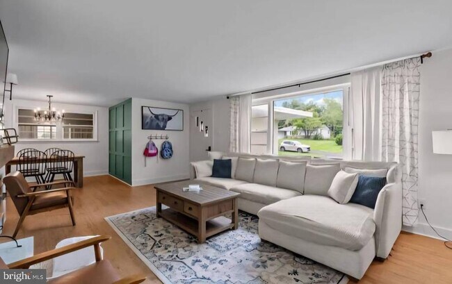 Foto del edificio - 16 Brook Ln
