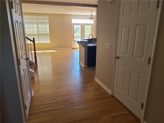 Building Photo - 251 Blue Sage Dr