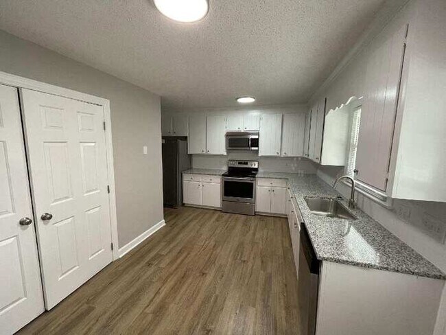 Foto del edificio - 3 Bedroom 2 Bath