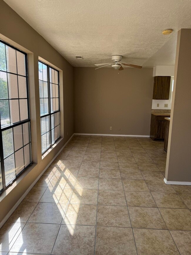 Building Photo - 1540 Glendale Ct SE