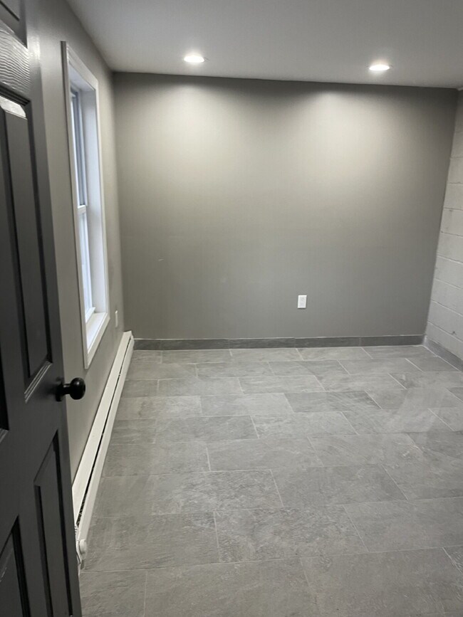 Foto del edificio - NEW 4 Bedroom Remodel with GARAGE!