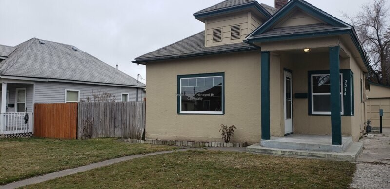 Primary Photo - 2214 E Empire Ave
