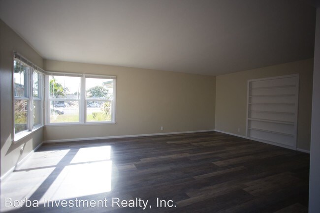 Building Photo - 4554 N Lakewood Blvd