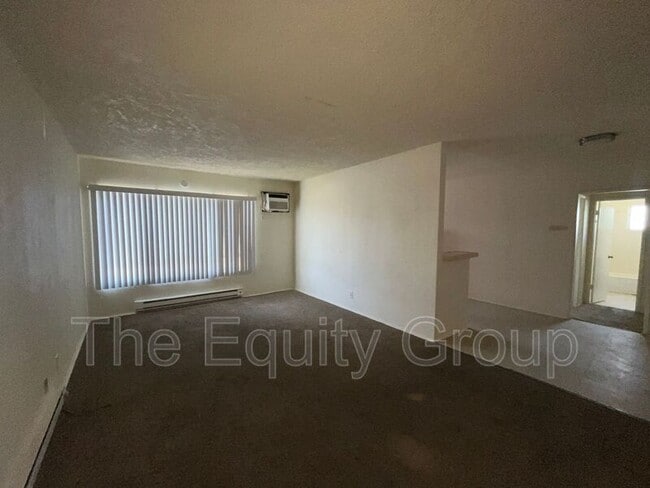 Building Photo - 570 S Richmond Ave