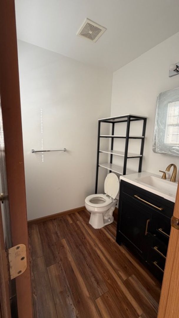 Foto del edificio - 696 James St