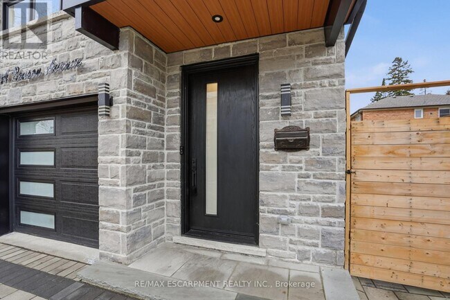 Photo du bâtiment - 10A Benson Ave