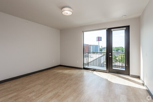 Studio - Living Room - 245 Kingston Cedar Rapids