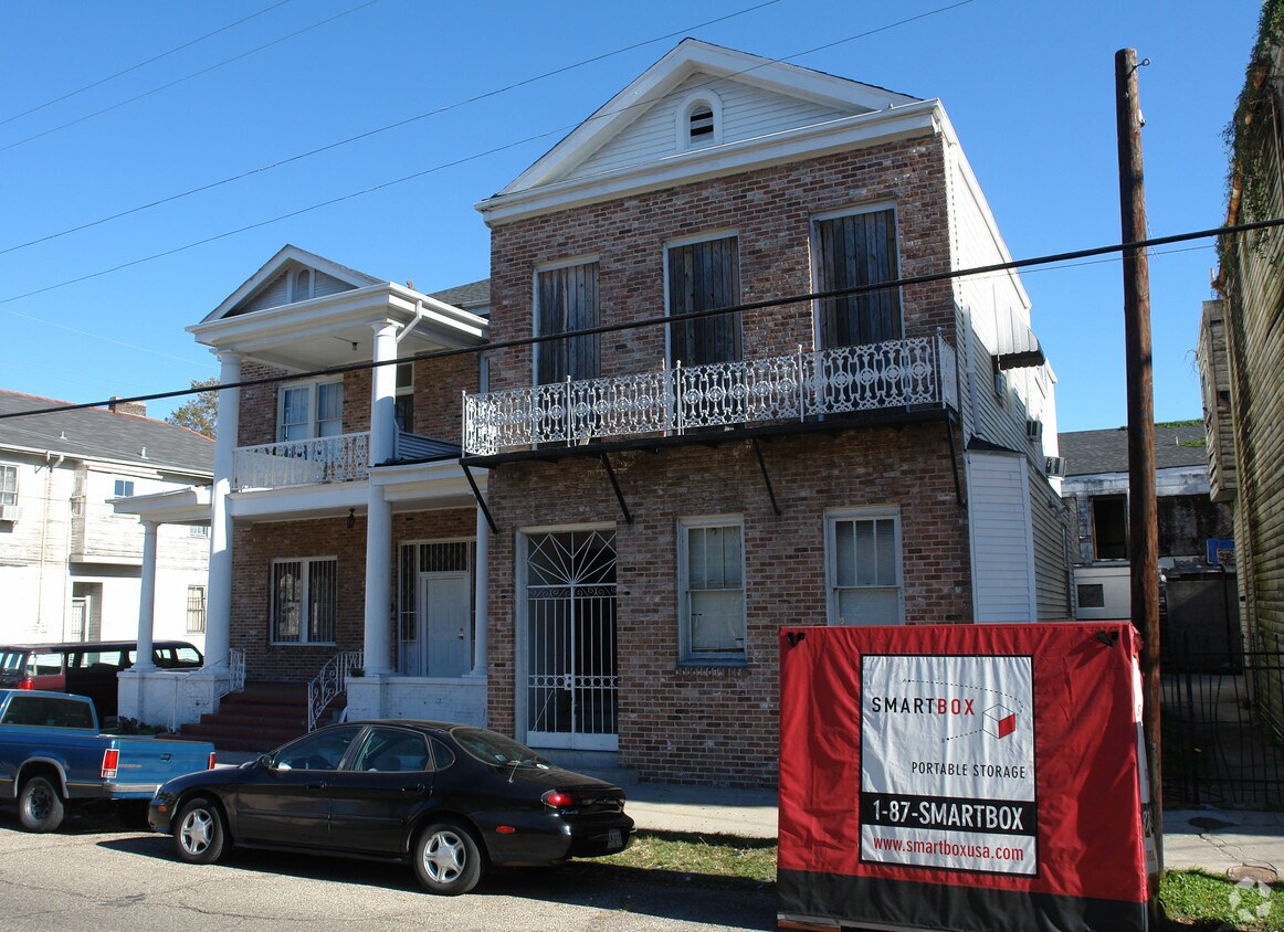 Building Photo - 839 Jackson Ave