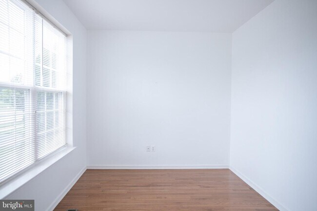 Building Photo - 18006 Cavalier Ct