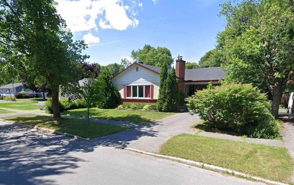 Primary Photo - 2261 Tecumseh St