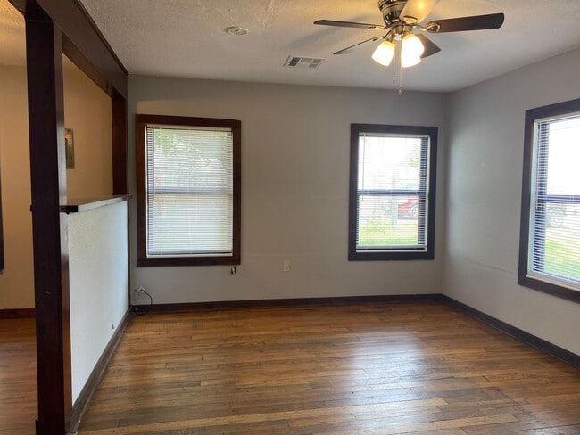 Building Photo - 3 BEDROOM NEAR SCOTT & WHITE