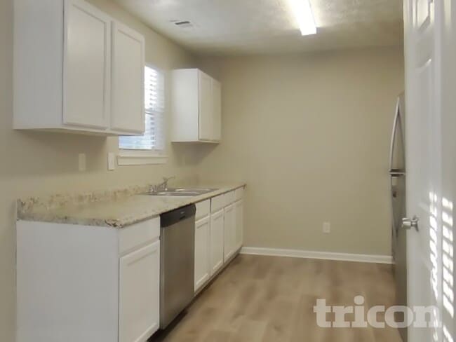 Foto del edificio - 7057 Fruitwood Ct