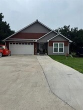 Building Photo - 1014 Scenic Dr