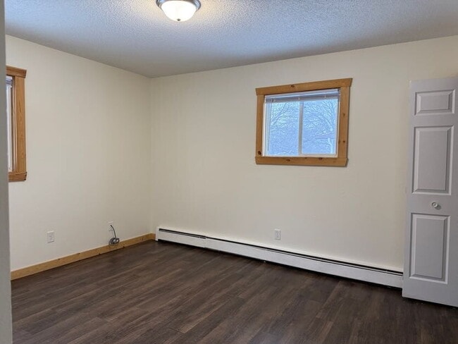 Building Photo - 625 2nd Ave W