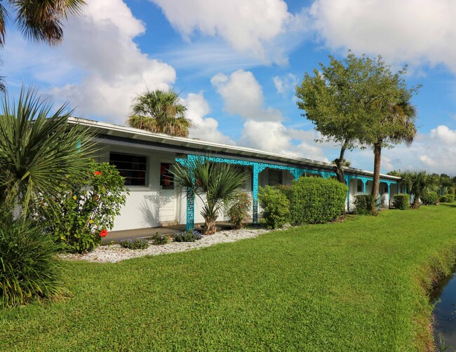 Building Photo - Golden Shores of Jacksonville