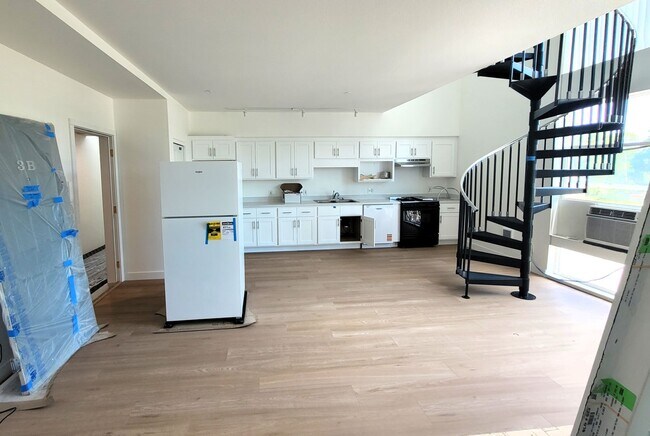 Foto del edificio - Updated Two Bedroom, Walk to Waterfront