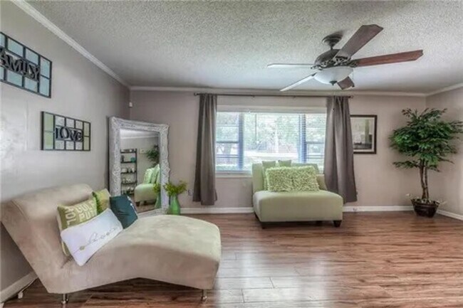 Foto del edificio - 2805 W 75th St