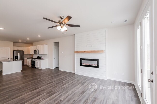 Foto del edificio - 4014 Weddington Pointe Dr