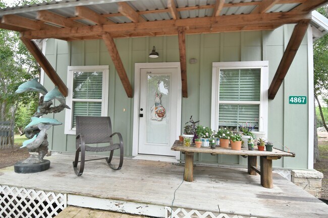 Foto del edificio - 4875 Main St