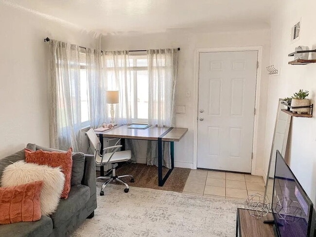 Building Photo - Fantastic 1 bedroom / 1 bath unit in Platt Park