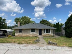 Building Photo - 522 W Green Rd
