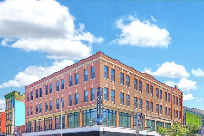 Building Photo - 271 W 125th St