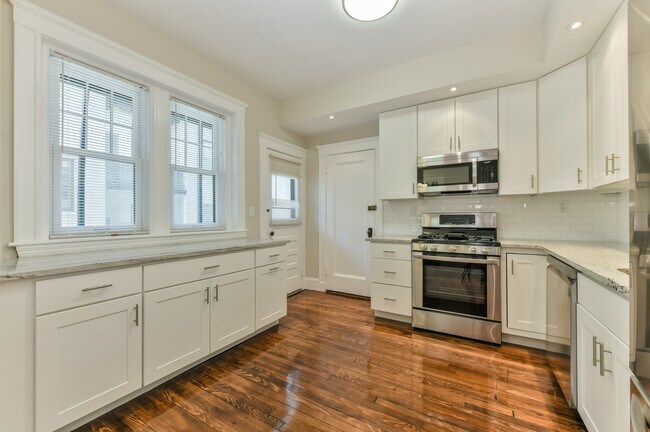 Kitchen - 411 Washington St