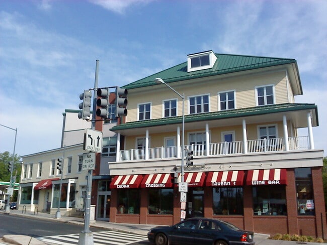 Building Entrance - 343 Cedar St NW