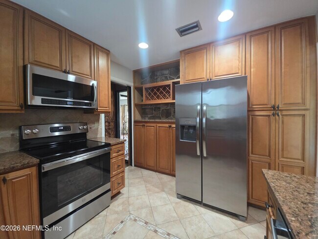 Foto del edificio - 627 Grove Park Blvd