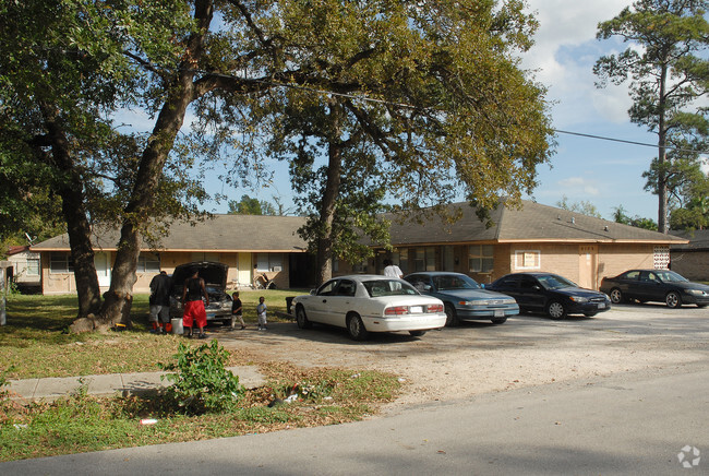 Building Photo - 8122 Autumn Ln
