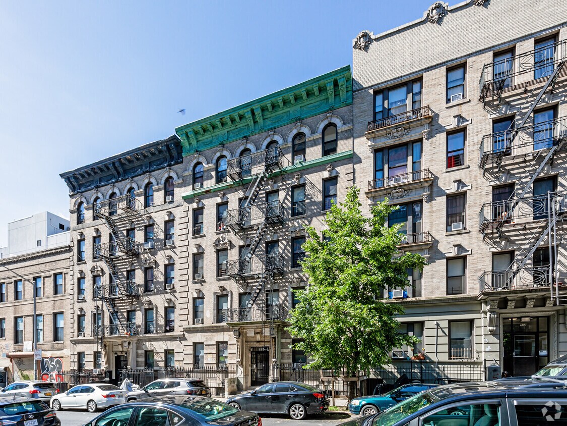 Foto del edificio - 504-506 W 180th St