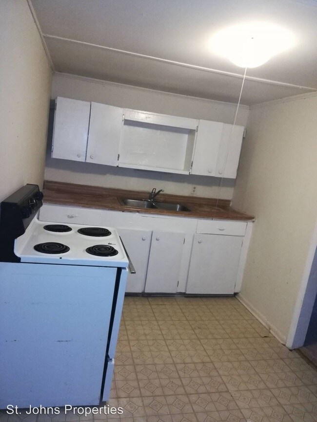 Building Photo - 2 br, 1 bath House - 545 Greeland Ave