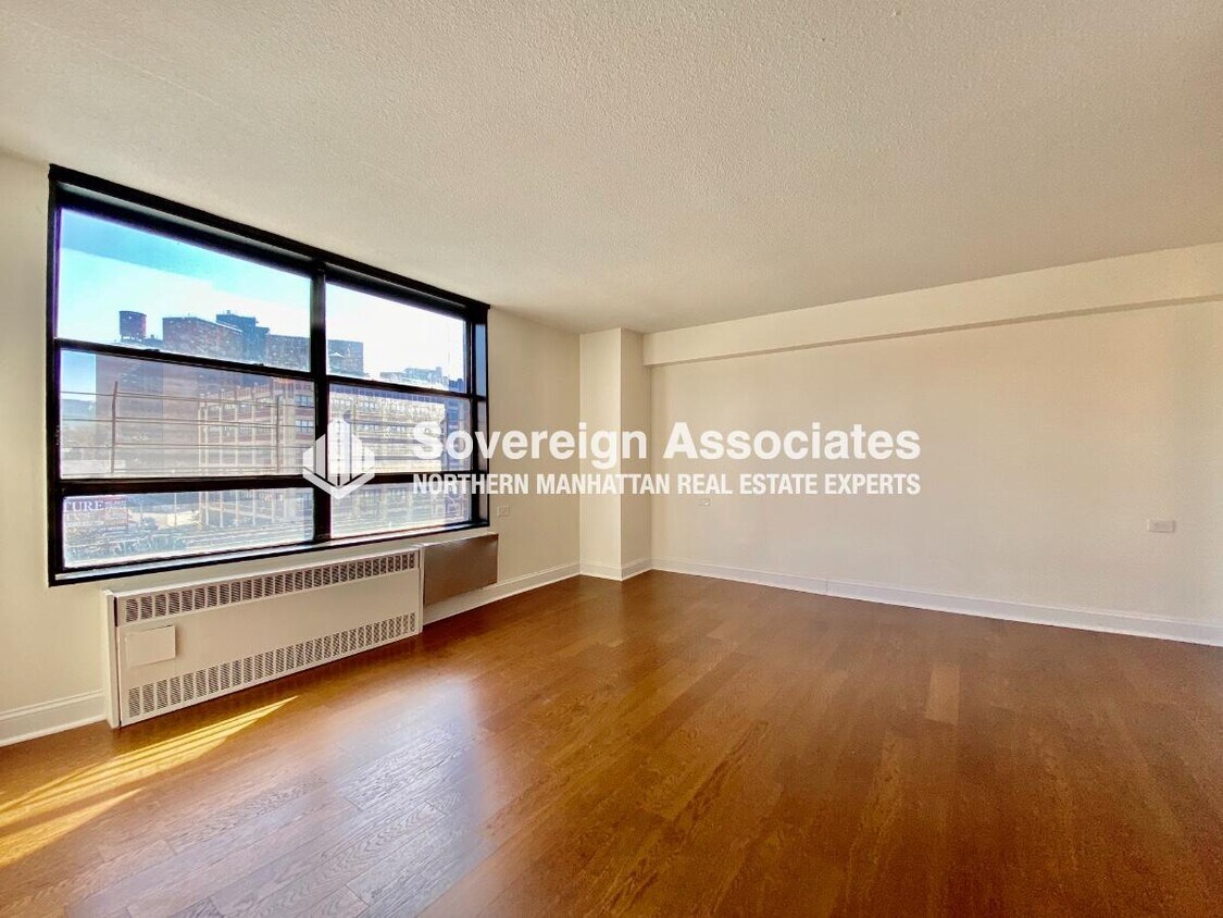 Primary Photo - 3333 Broadway