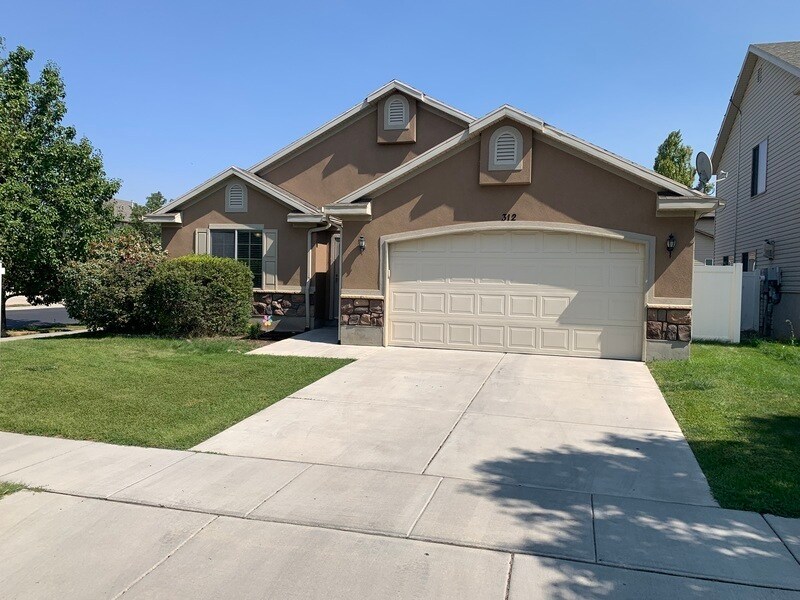 312 Greenwich Dr, North Salt Lake, UT 84054 House Rental in North