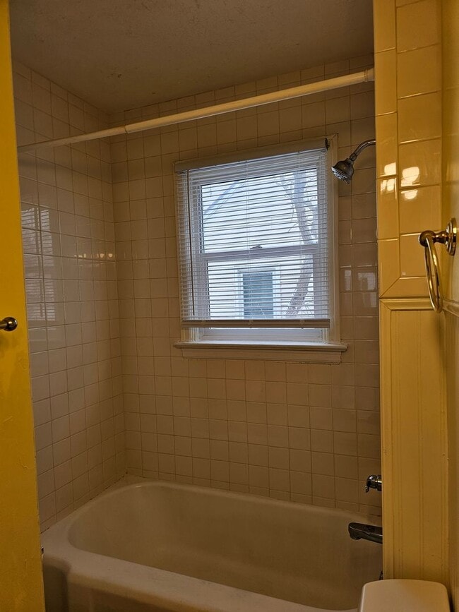 Foto del edificio - 915 W 28th St