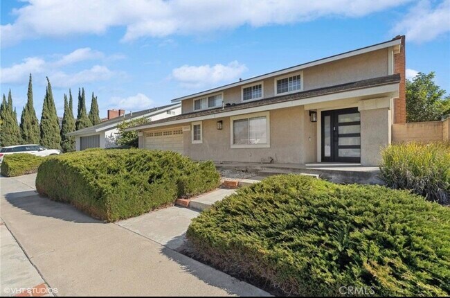 Foto del edificio - 17552 Wayne Ave