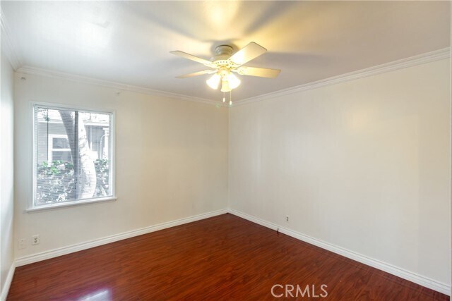 Foto del edificio - 5034 Newcastle Ave
