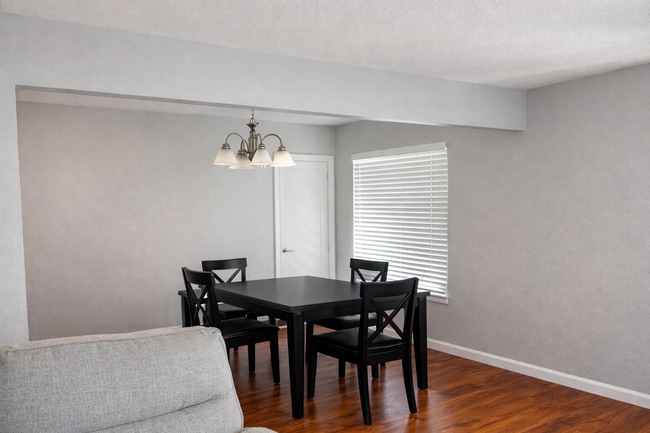 Foto del edificio - 2039 Sierra Rd