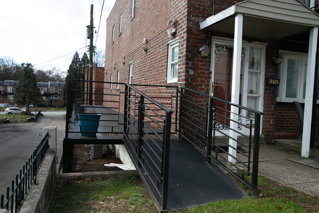 Building Photo - 4014 Ford Rd