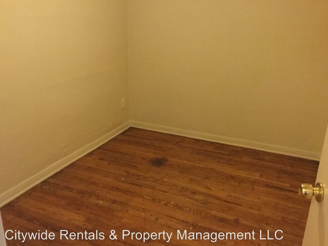 Foto del edificio - 5837 N 63rd St