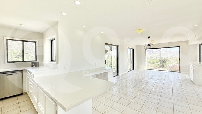 Building Photo - 11602 E Manana Rd