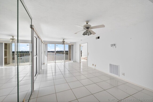 Foto del edificio - 3901 S Flagler Dr