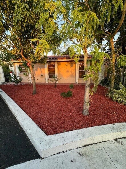 Foto del edificio - 1045 SW 122nd Ct