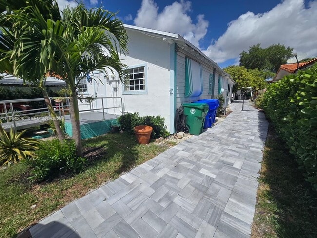 Foto del edificio - 3083 SW 17th St