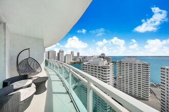 Building Photo - 950 Brickell Bay Dr