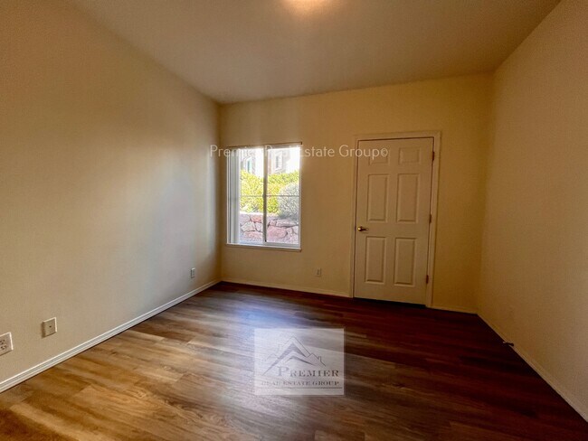 Building Photo - 3645 Strawberry Field Grove